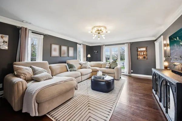$1,225,000 | 1980 West Clover Drive, Inverness, IL 60067