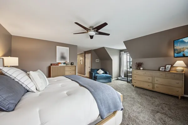 $1,225,000 | 1980 West Clover Drive, Inverness, IL 60067