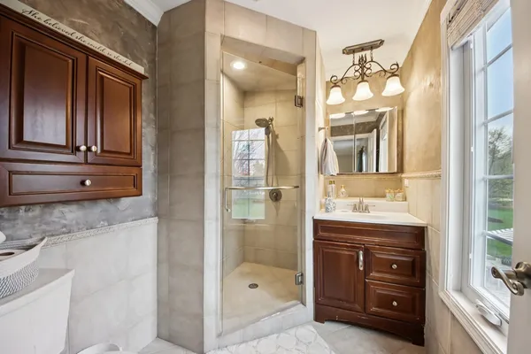 $1,225,000 | 1980 West Clover Drive, Inverness, IL 60067