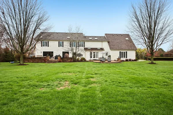 $1,225,000 | 1980 West Clover Drive, Inverness, IL 60067