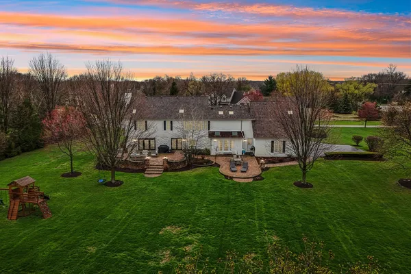 $1,225,000 | 1980 West Clover Drive, Inverness, IL 60067