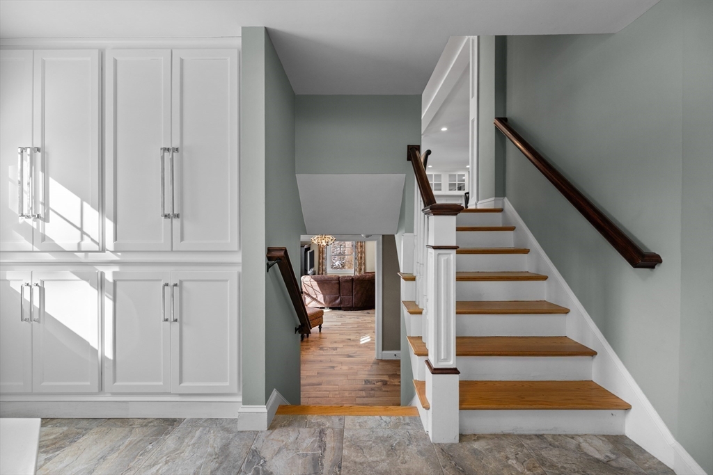 10 Hawthorne Road Winchester, MA 01890 - Photo 11 of 34