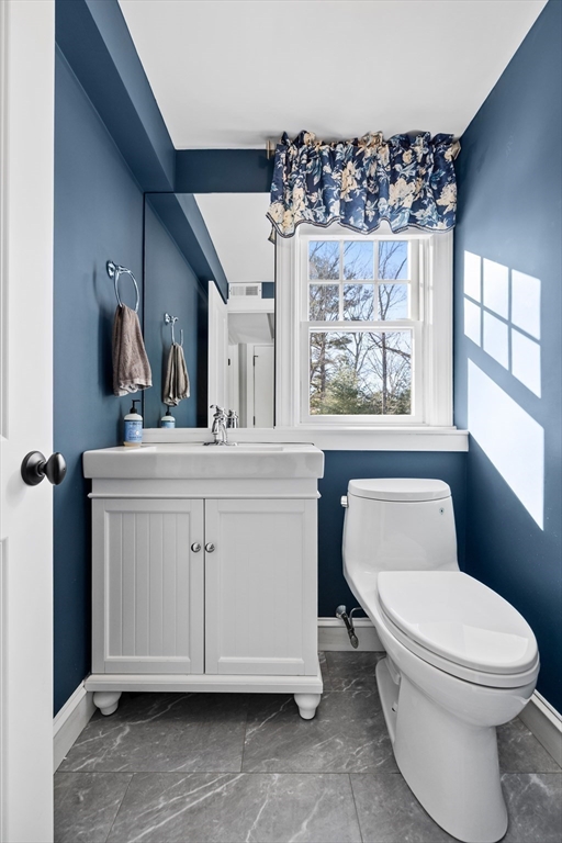 10 Hawthorne Road Winchester, MA 01890 - Photo 13 of 34