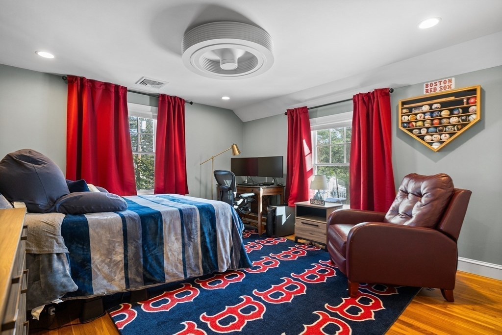 10 Hawthorne Road Winchester, MA 01890 - Photo 19 of 34