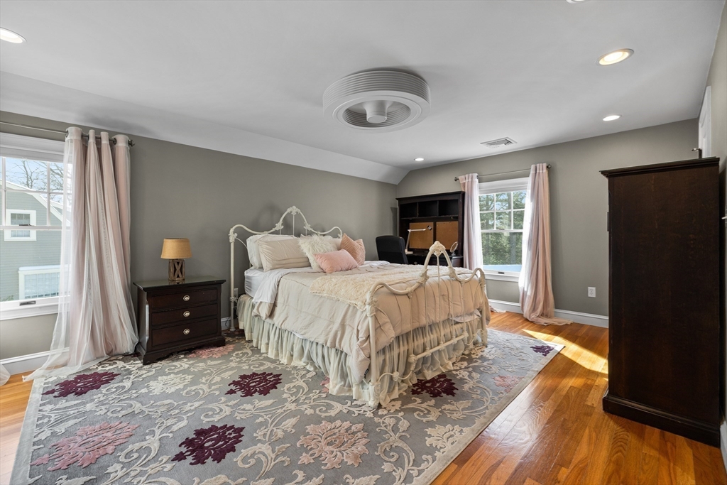 10 Hawthorne Road Winchester, MA 01890 - Photo 20 of 34