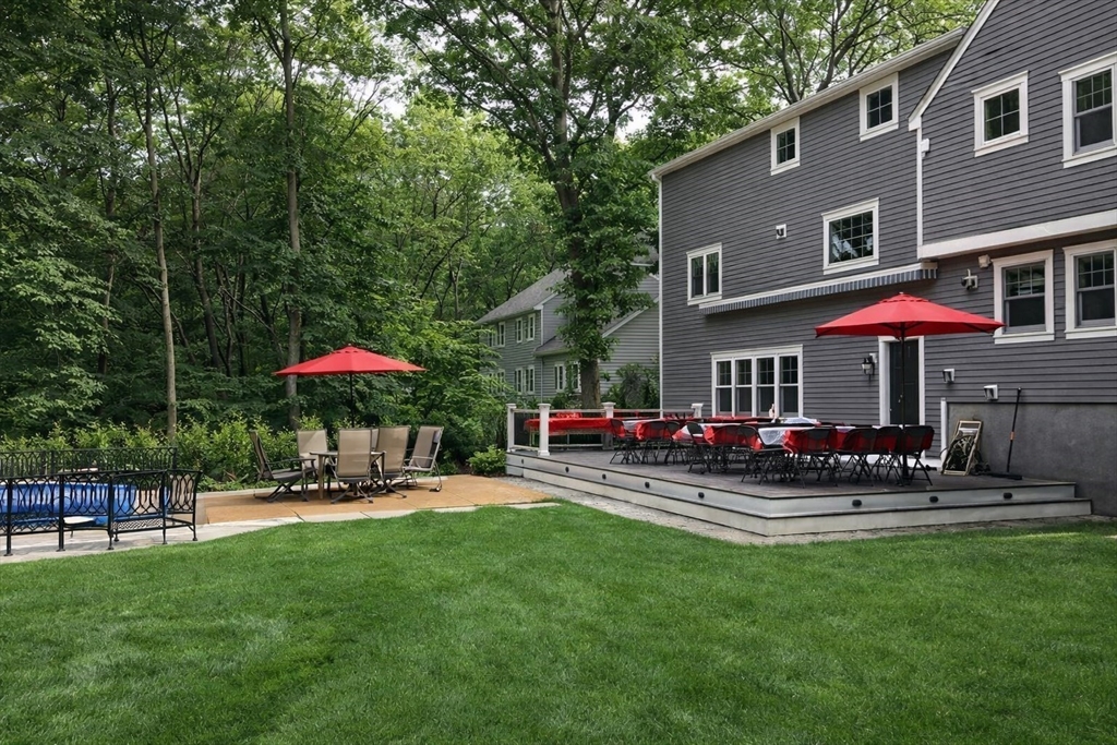 10 Hawthorne Road Winchester, MA 01890 - Photo 26 of 34