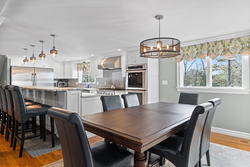 10 Hawthorne Road Winchester, MA 01890 - Photo 4 of 34