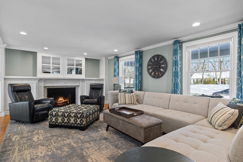 10 Hawthorne Road Winchester, MA 01890 - Photo 9 of 34