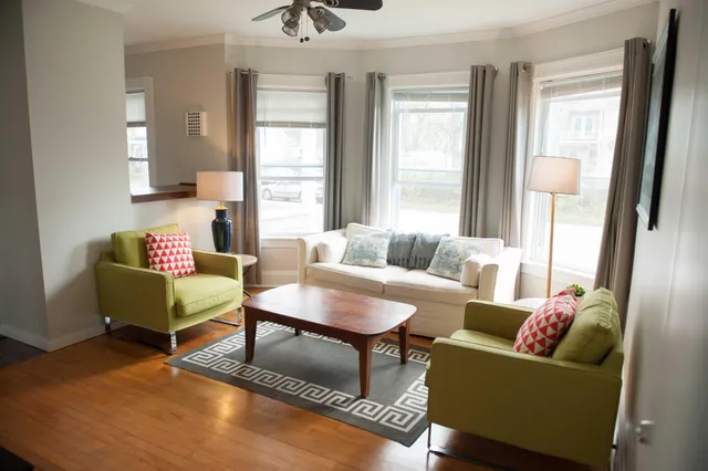 $1,850 | 90 Longwood Avenue, Unit 1, Manchester, NH 03109