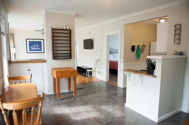 $1,850 | 90 Longwood Avenue, Unit 1, Manchester, NH 03109