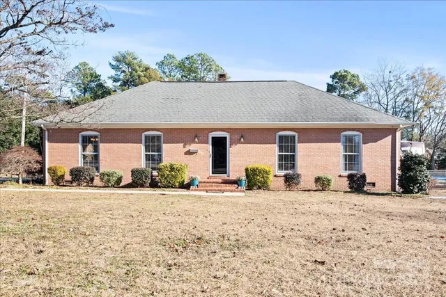 $249,000 | 502 Jefferson Street, Bennettsville, SC 29512