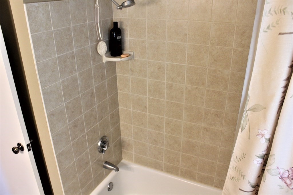 732 King Street Franklin, MA 02038 - Photo 13 of 20