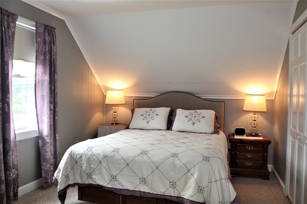 732 King Street Franklin, MA 02038 - Photo 14 of 20