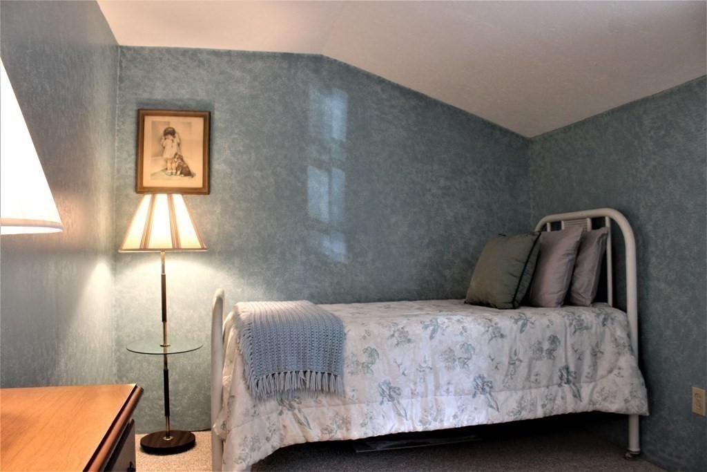 732 King Street Franklin, MA 02038 - Photo 17 of 20