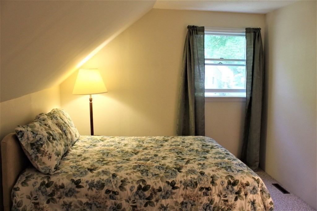 732 King Street Franklin, MA 02038 - Photo 18 of 20