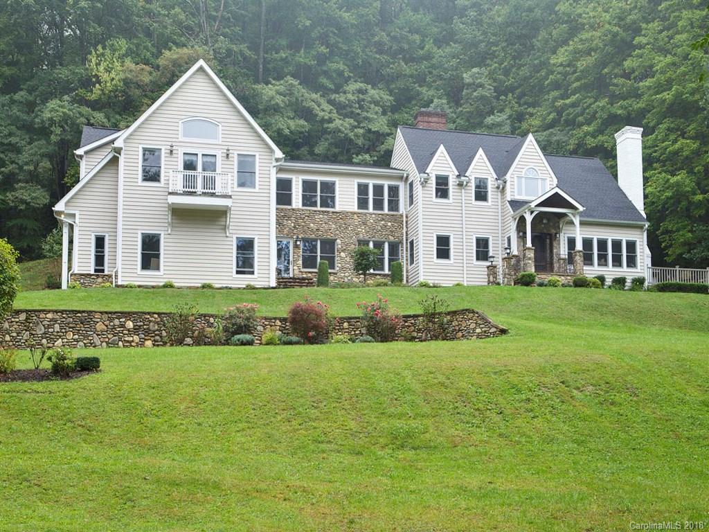 386 Walker Road Waynesville, NC 28786 - Photo 2 of 32
