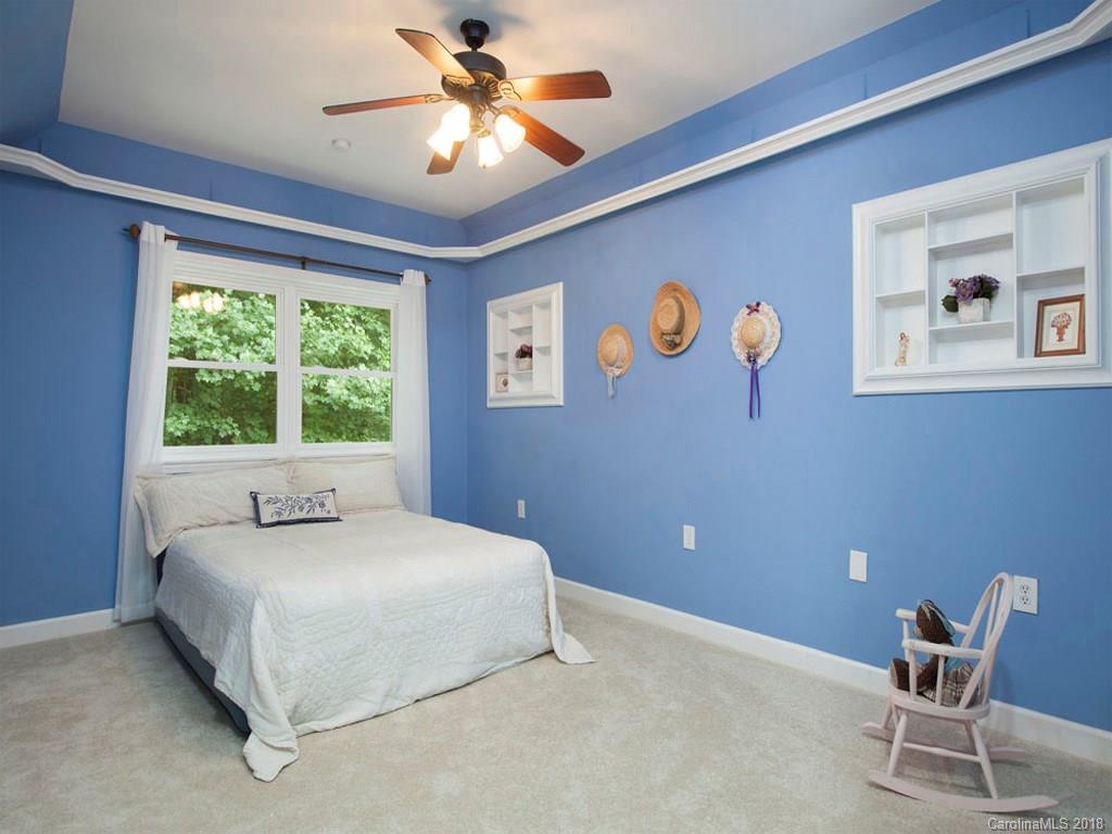 386 Walker Road Waynesville, NC 28786 - Photo 11 of 32
