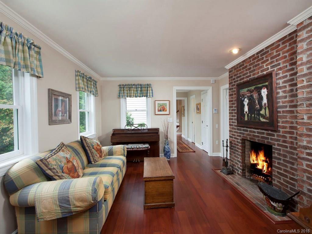 386 Walker Road Waynesville, NC 28786 - Photo 15 of 32