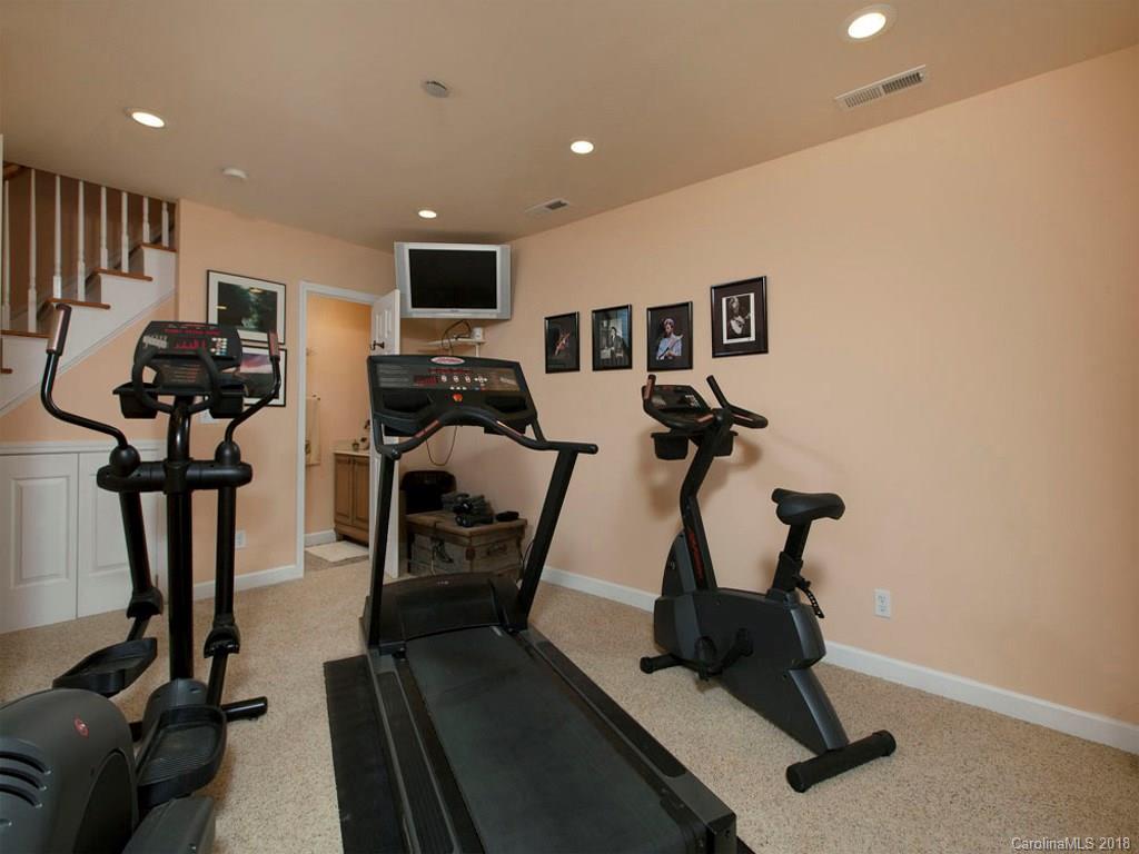 386 Walker Road Waynesville, NC 28786 - Photo 17 of 32
