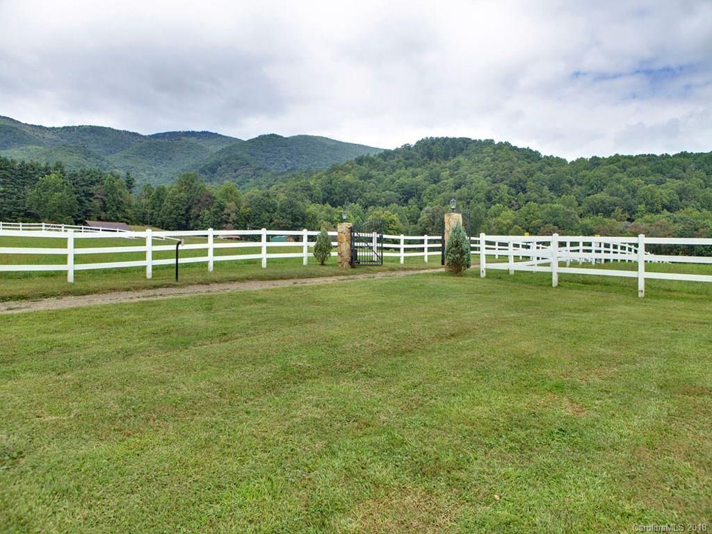 386 Walker Road Waynesville, NC 28786 - Photo 23 of 32