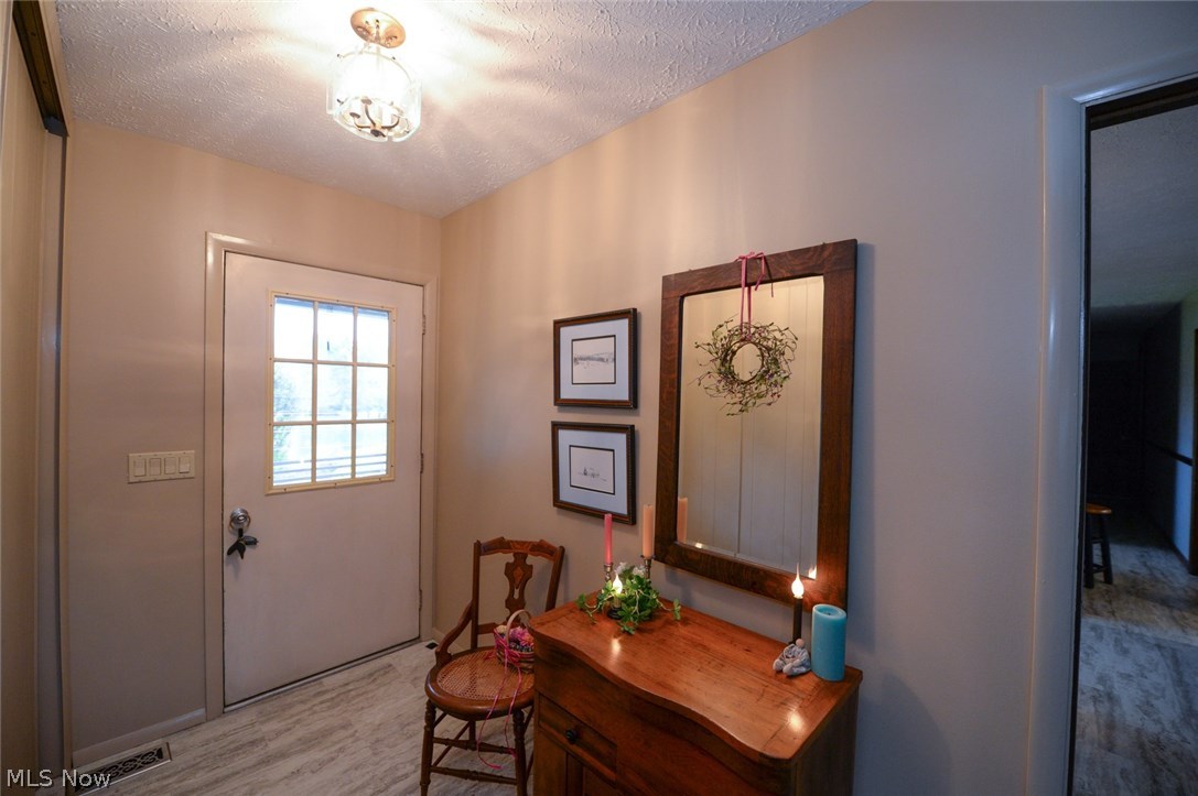 976 Granger Road Medina, OH 44256 - Photo 9 of 31 Gallery Image 9