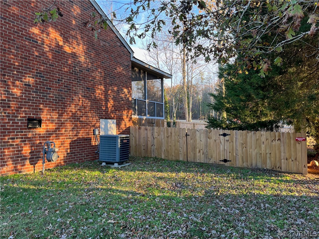 3809 Cresthill Road Chester, VA 23831 - Photo 39 of 44 a backyard of a house