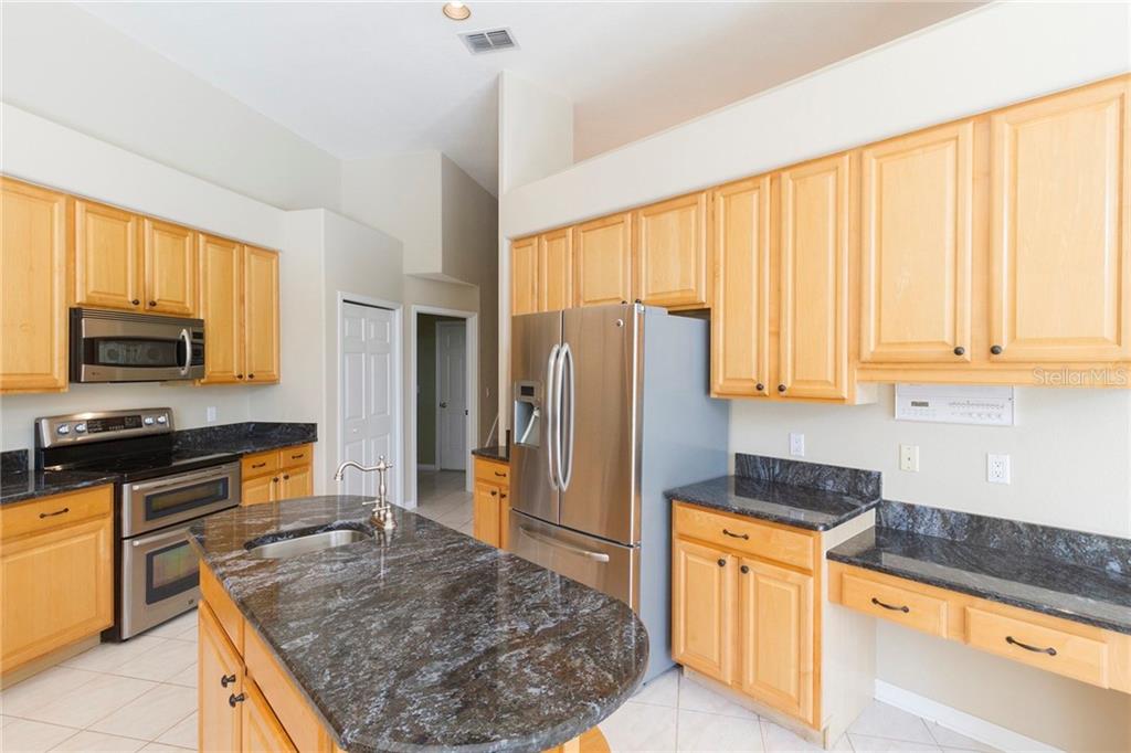 3502 Old Course Lane Valrico, FL 33596 - Photo 9 of 25 Gallery Image 9