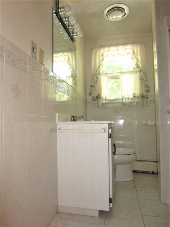 442 Arnold Road Coventry, RI 02816 - Photo 20 of 25 Full Bathroom