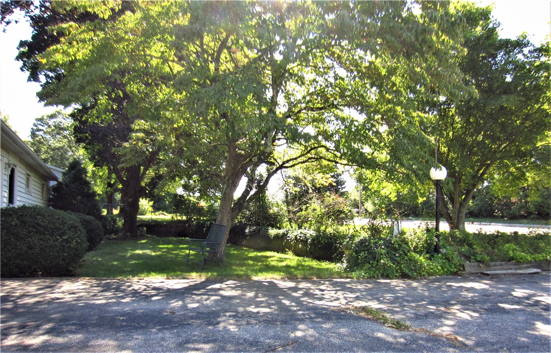 442 Arnold Road Coventry, RI 02816 - Photo 3 of 25 Front Yard