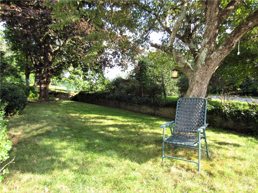 442 Arnold Road Coventry, RI 02816 - Photo 4 of 25 Front Yard