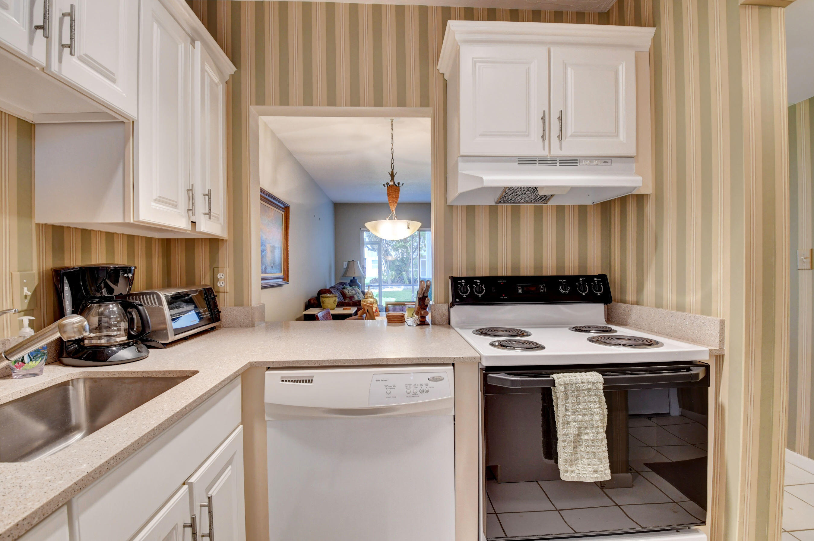 5601 Northwest 2nd Avenue, Unit 118 Boca Raton, FL 33487 - Photo 4 of 33 DSC_2308_09_10_11_12