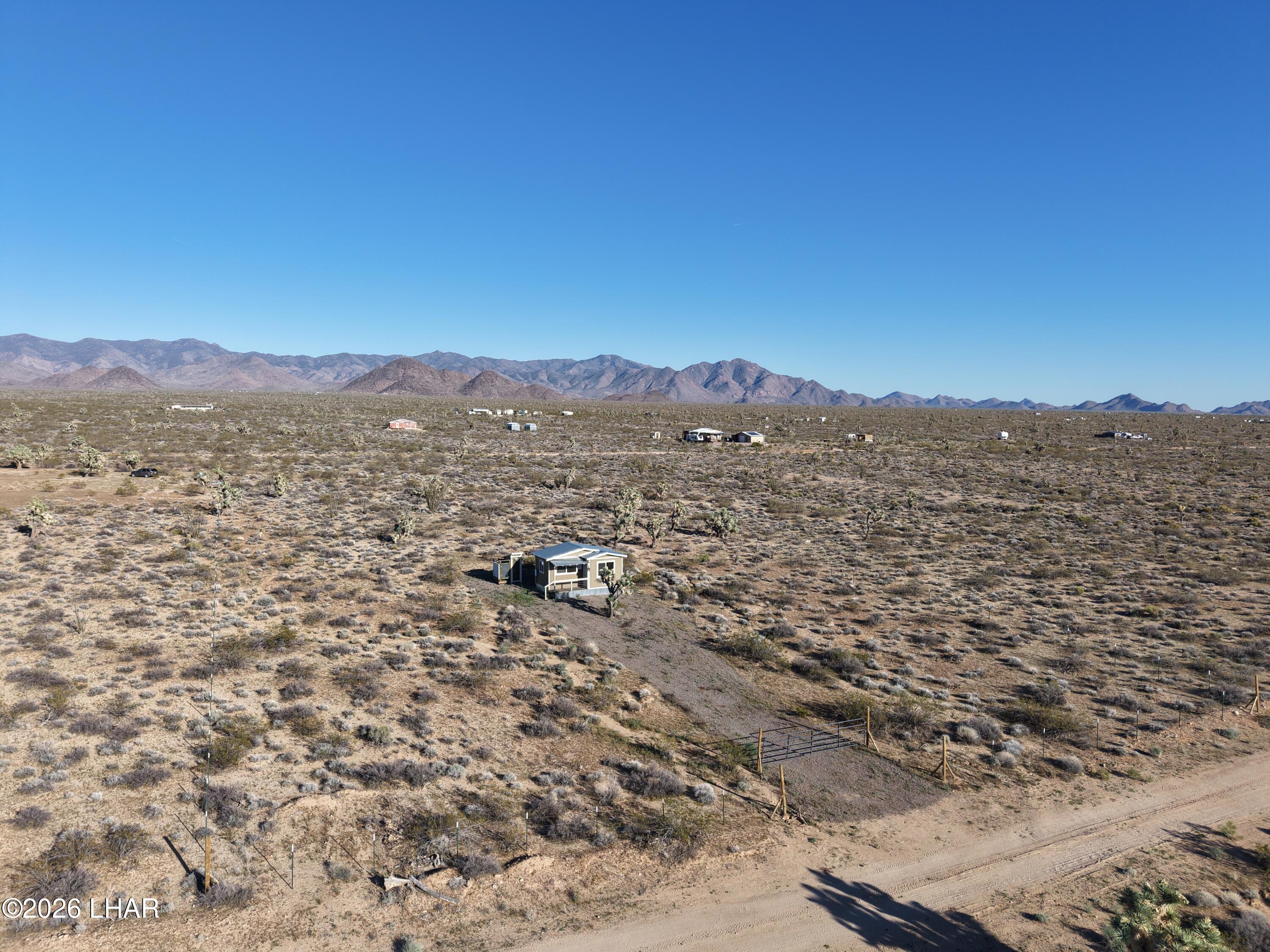 122 South Carrow Road Yucca, AZ 86438 - Photo 43 of 47 a view of city and mountain