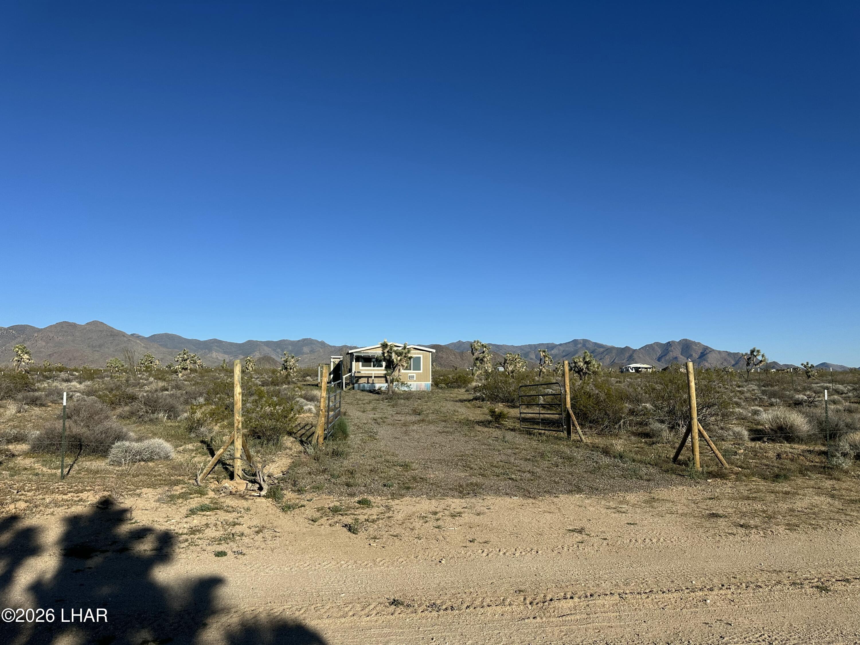 122 South Carrow Road Yucca, AZ 86438 - Photo 47 of 47 a view of ocean view with mountain