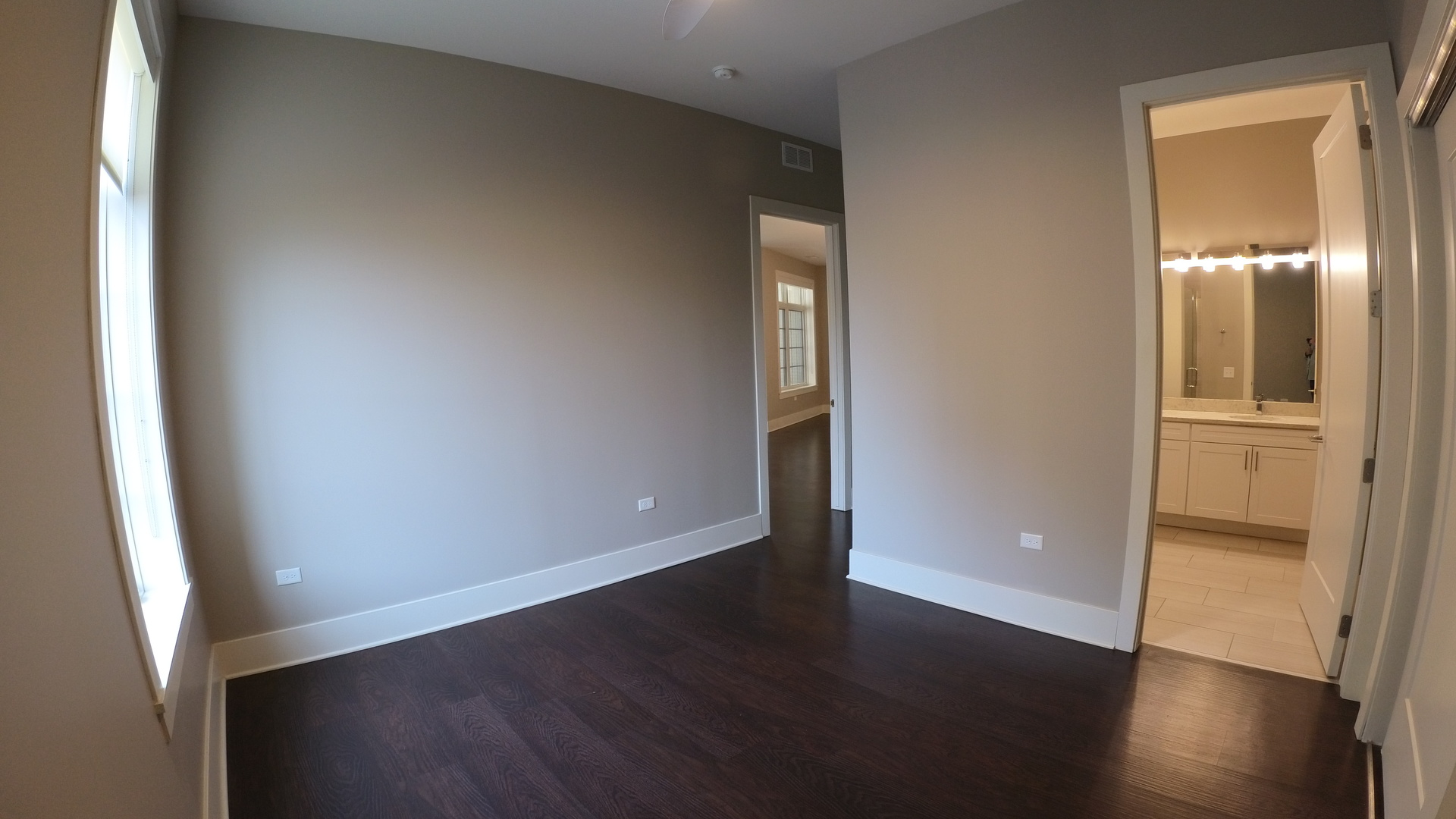 2050 North Clark Street, Unit 302 Chicago, IL 60614 - Photo 11 of 19