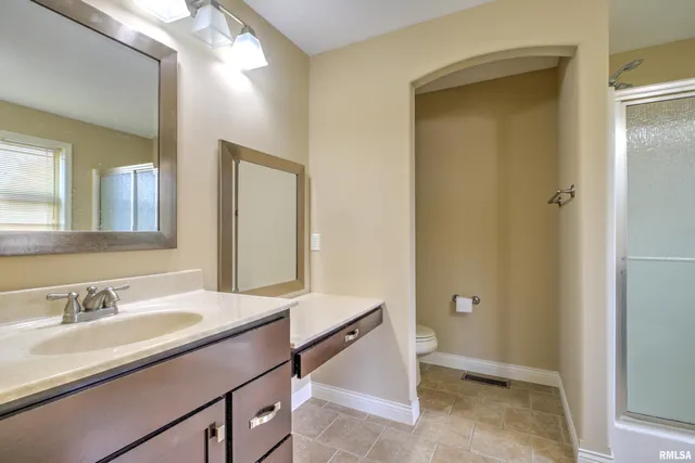 $2,400 | 2708 West Sesame Street, Dunlap, IL 61525