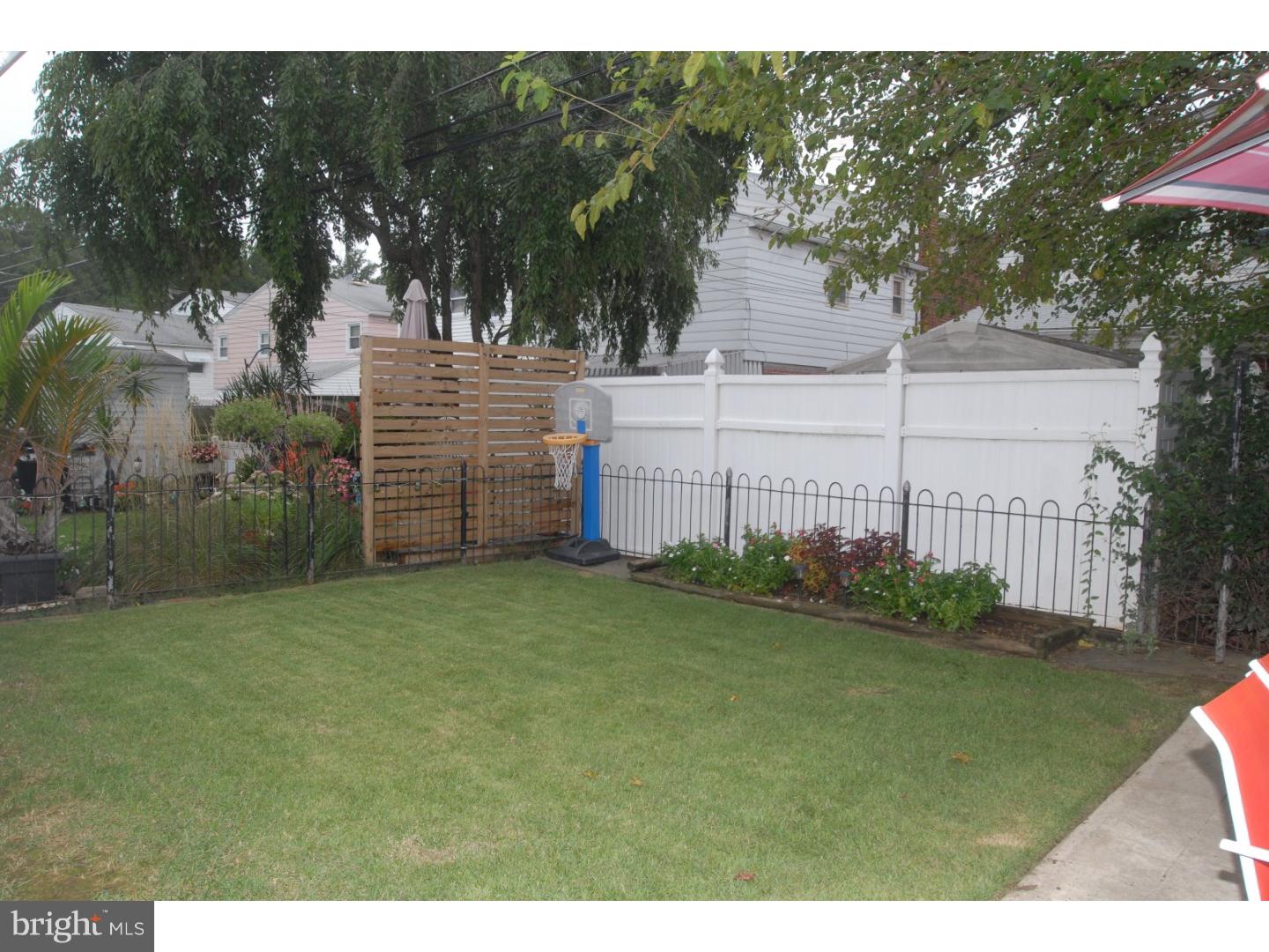 2723 Axe Factory Road Philadelphia, PA 19152 - Photo 23 of 24 Back Yard
