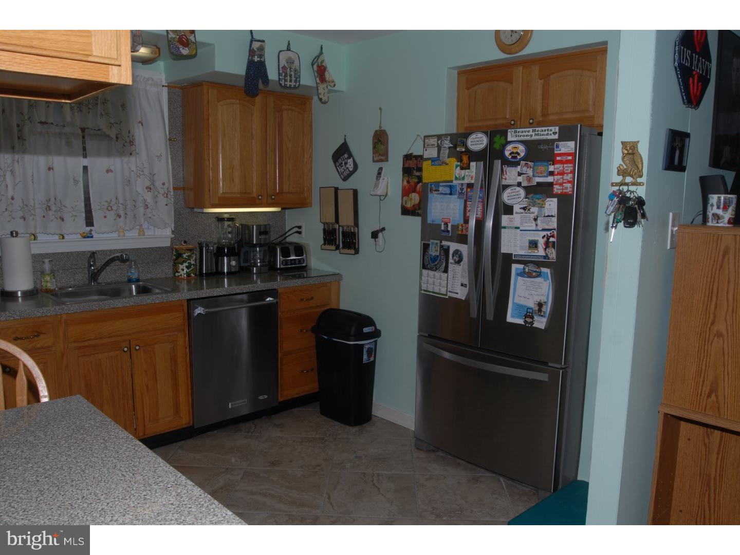 2723 Axe Factory Road Philadelphia, PA 19152 - Photo 5 of 24 Kitchen