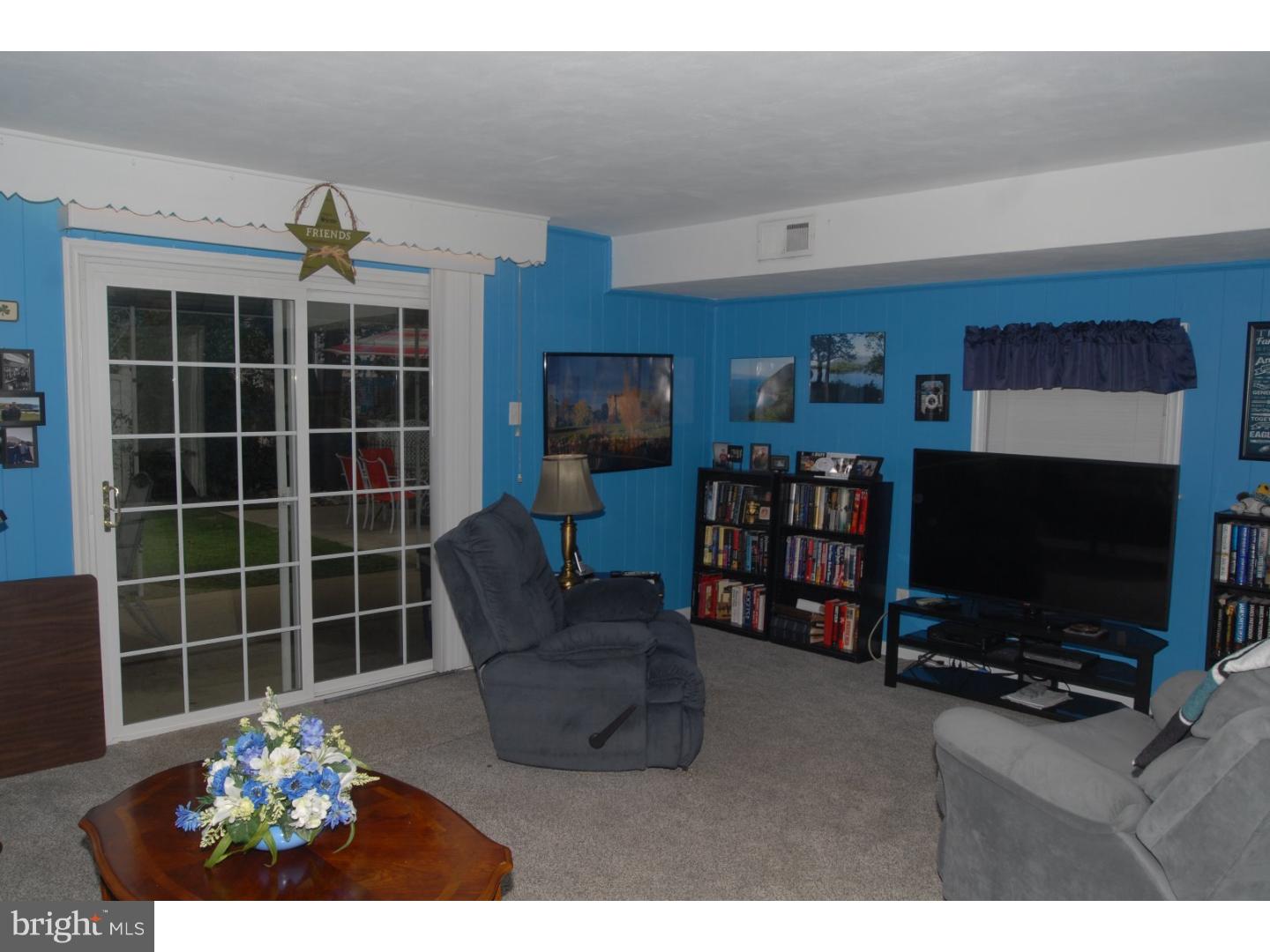 2723 Axe Factory Road Philadelphia, PA 19152 - Photo 10 of 24 Family Room