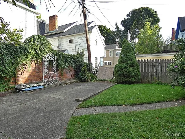 $1,750 | 135 Park Street, Buffalo, NY 14201