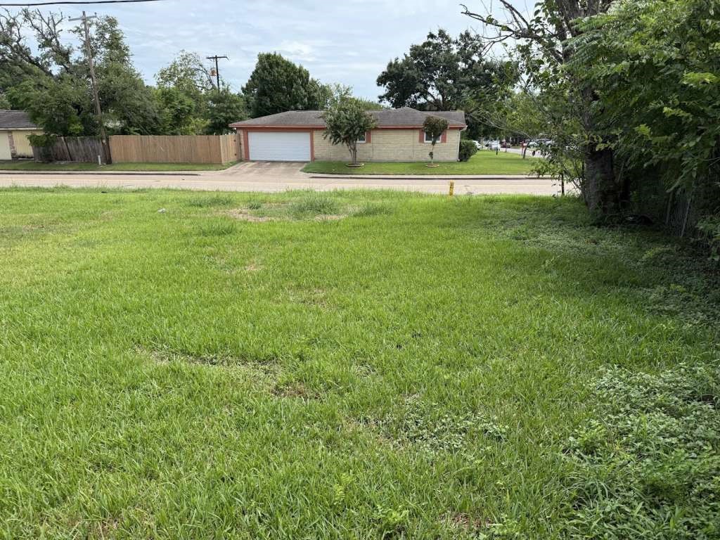 2901 Rust Avenue Texas City, TX 77590 - Photo 1 of 2 a view of a back yard