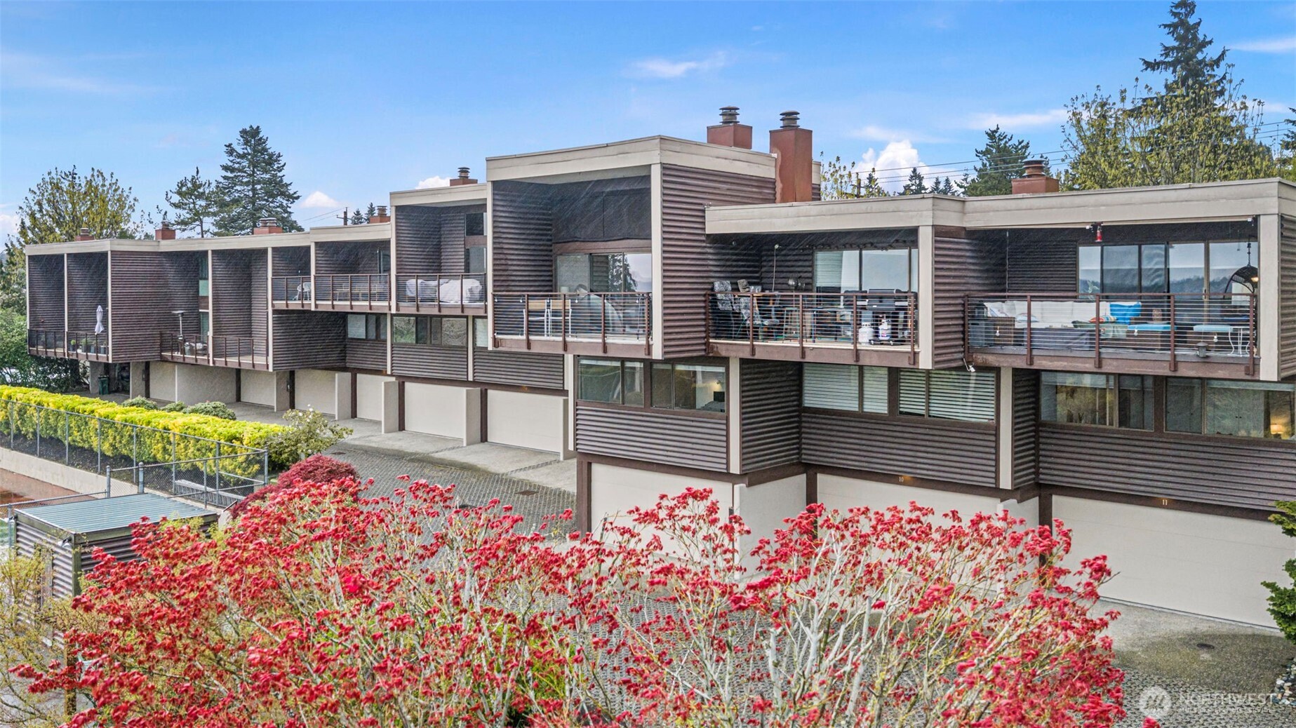 611 State Street, Unit 9 Kirkland, WA 98033 - Photo 1 of 36 a view of a chairs and table in the patio
