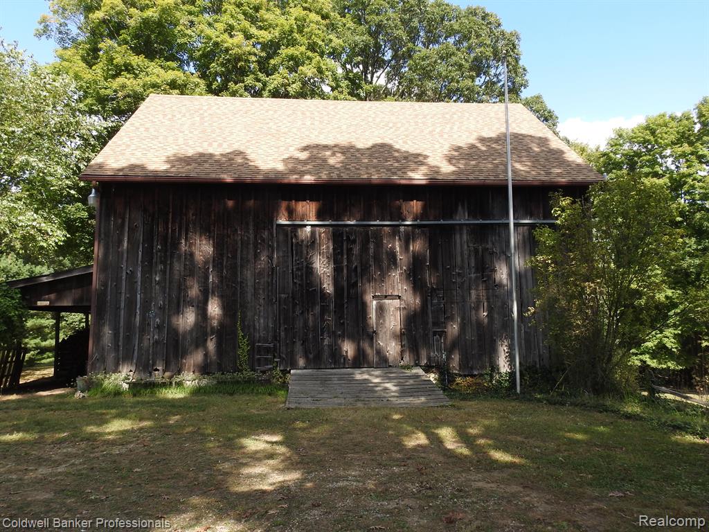 2143 East Newark Road Lapeer, MI 48446 - Photo 16 of 43