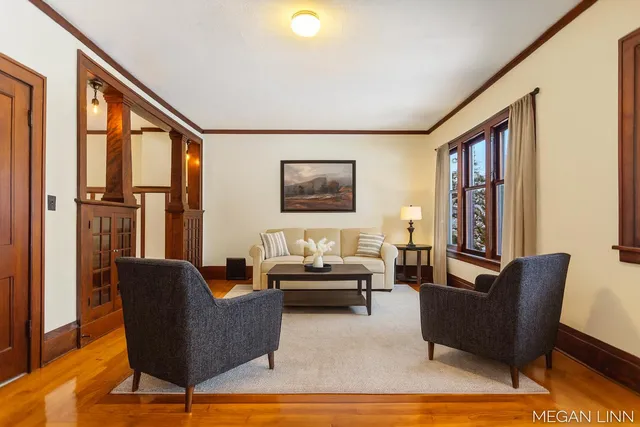 $625,000 | 186 West 12th Street, Holland, MI 49423