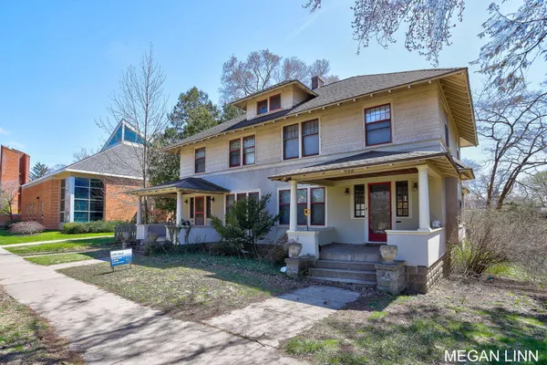 $625,000 | 186 West 12th Street, Holland, MI 49423