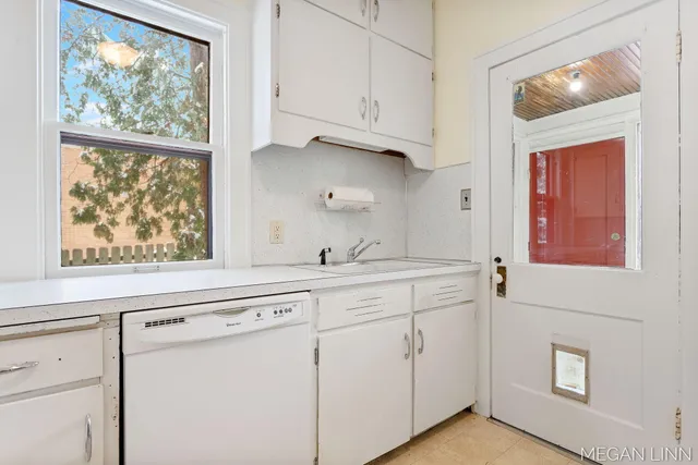 $625,000 | 186 West 12th Street, Holland, MI 49423