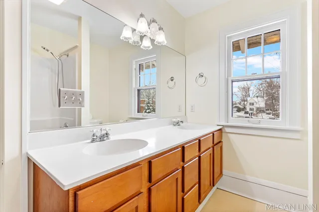 $625,000 | 186 West 12th Street, Holland, MI 49423