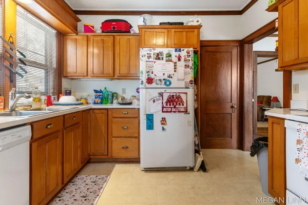 $625,000 | 186 West 12th Street, Holland, MI 49423