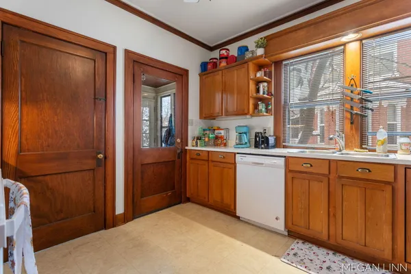 $625,000 | 186 West 12th Street, Holland, MI 49423