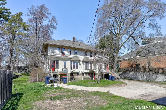 $625,000 | 186 West 12th Street, Holland, MI 49423