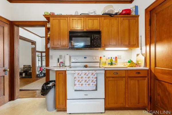 $625,000 | 186 West 12th Street, Holland, MI 49423